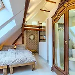 Four Bedroom Luxury By The With Infrasauna And Grill * Jevany