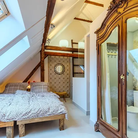 Four Bedroom Luxury By The With Infrasauna And Grill * Jevany