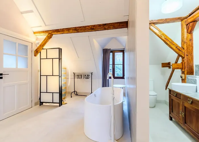 Four Bedroom Luxury By The With Infrasauna Vila Jevany